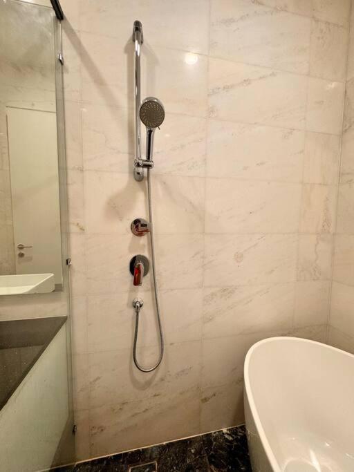 Modern 3min Klcc 2br 1-5pax Royce By Fantasy Pangsapuri