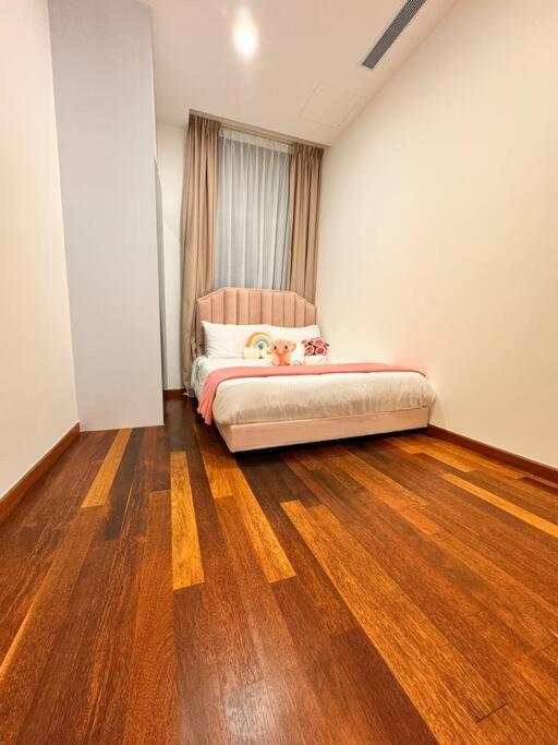 Modern 3min Klcc 2br 1-5pax Royce By Fantasy